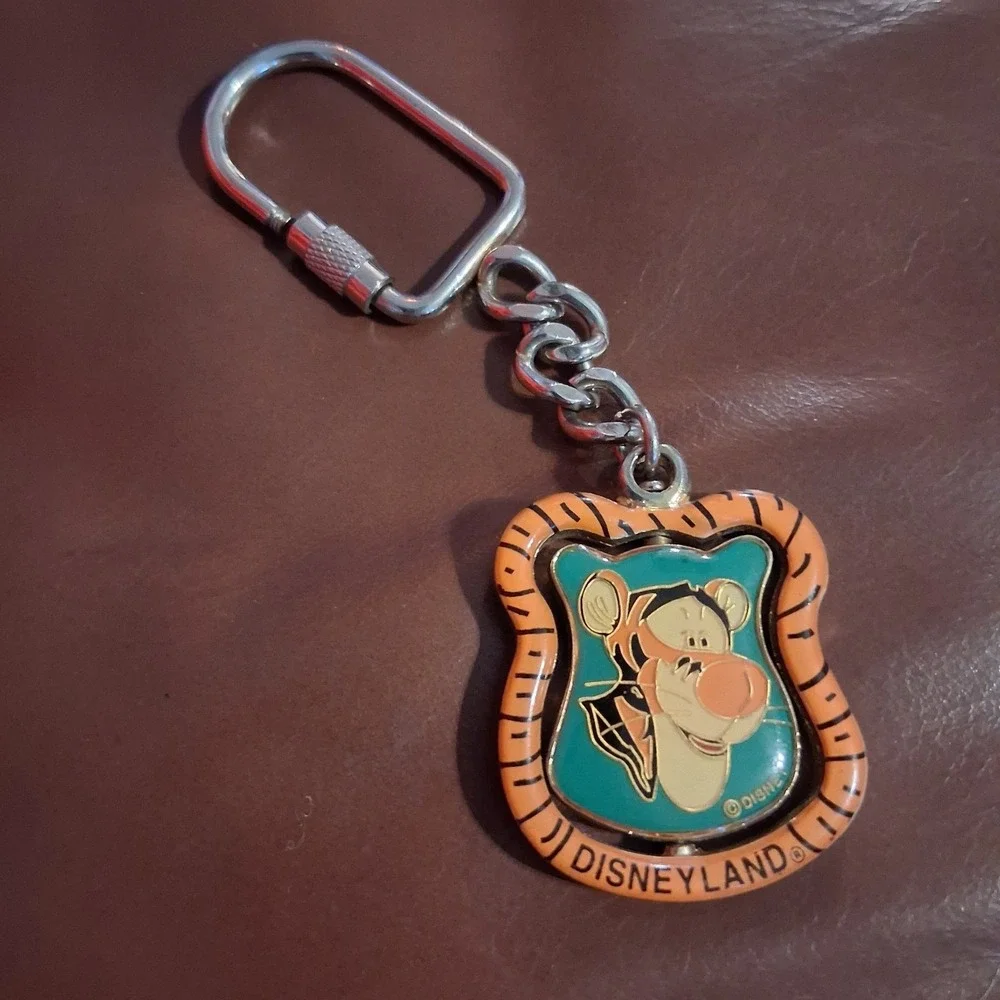 Vintage Disney Disneyland Tigger Pooh Spinner Keychain Rare HTF 90s